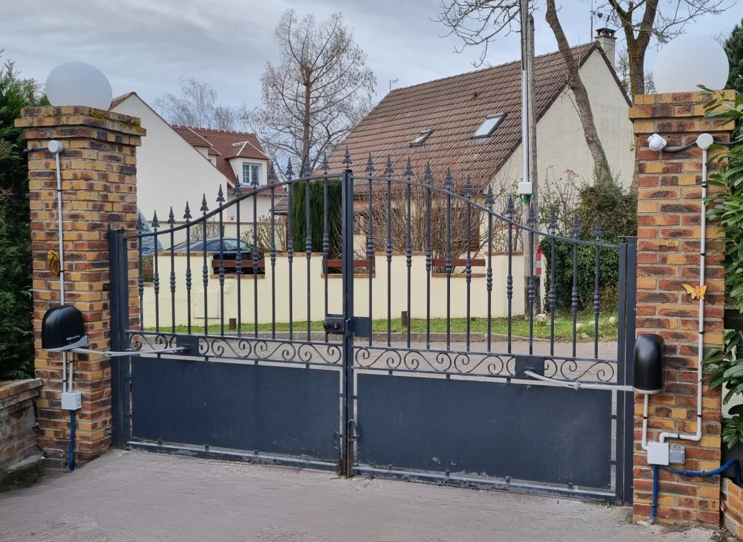 installateur de portail motorise mesnil roc h