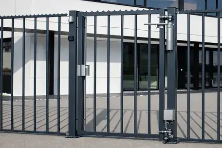 pose de moteur pour portail électrique Combourg-5
