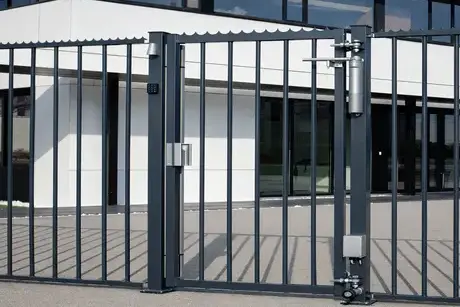 pose de moteur pour portail électrique à Lanvallay - image 4