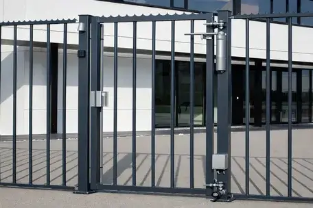 pose de moteur pour portail électrique Miniac-Morvan-5
