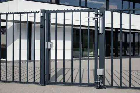 pose de porte de garage à Dinard - image 4
